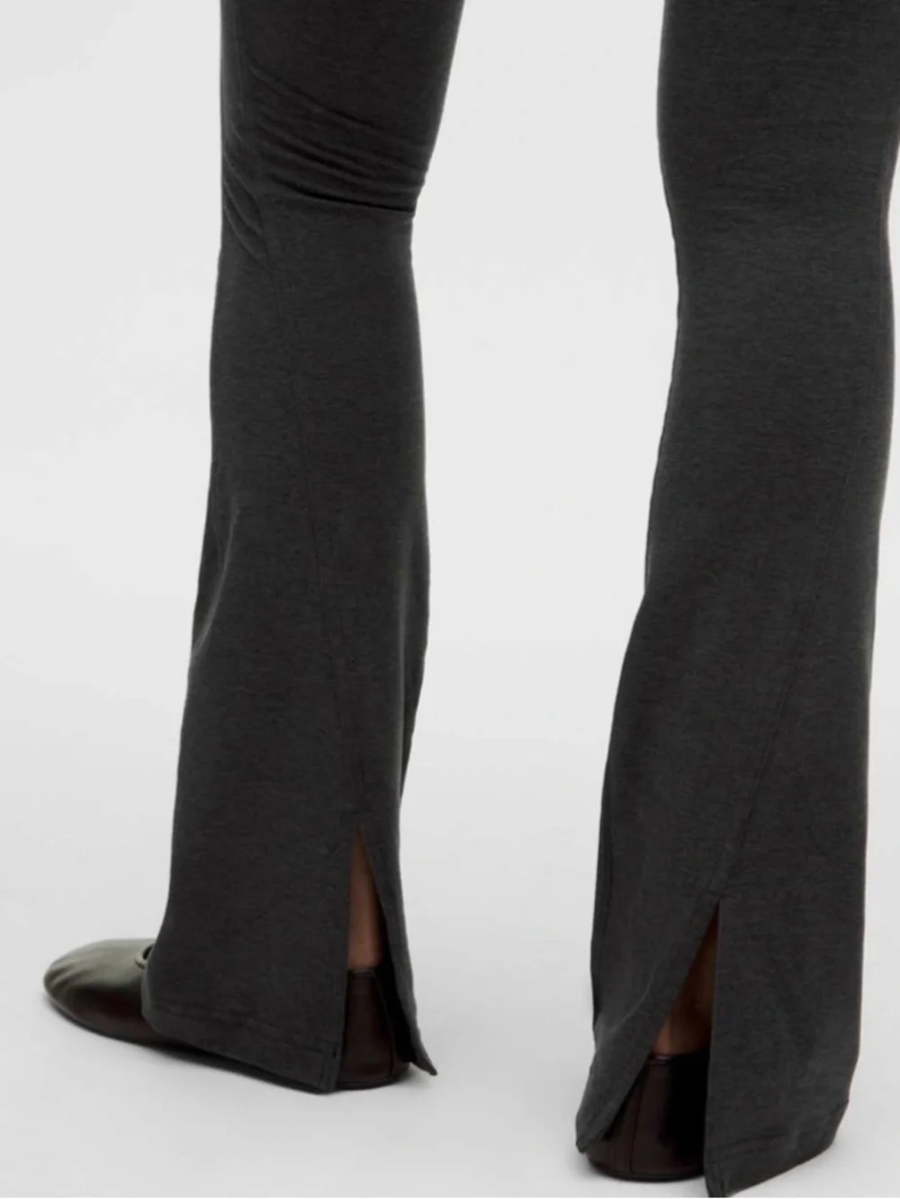 Lululemon Soft Sueded Split-Hem High-Rise Mini-Flare Pant size 8 Perfect Cond